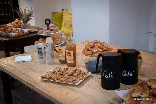 petit déjeuner lors d'un séminaire, option possible, demander un devis